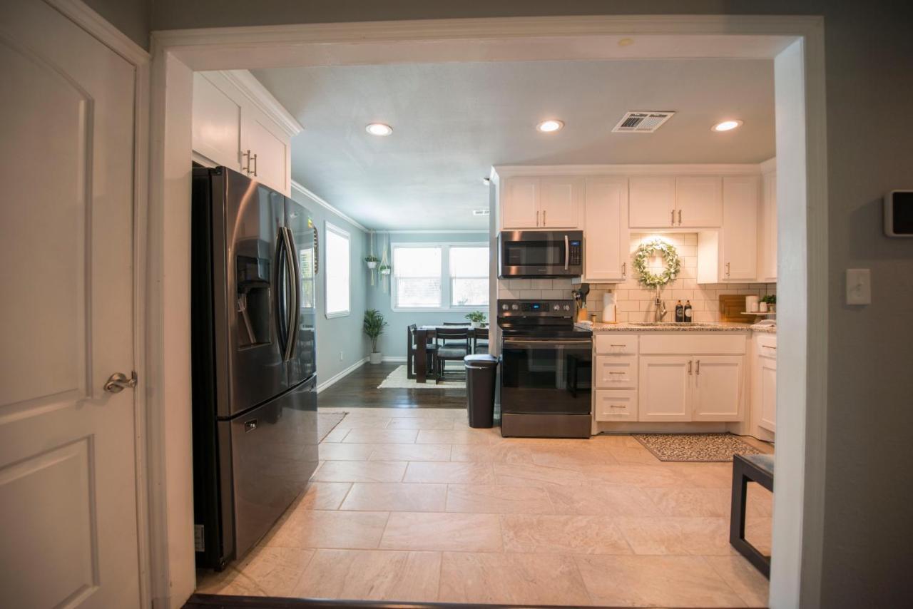 ווייקו Walk To The Silos! 3 Bed 1960'S Bungalow Near Baylor מראה חיצוני תמונה